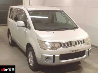 Mitsubishi DELICA D5