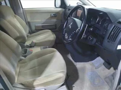 Mitsubishi DELICA D5