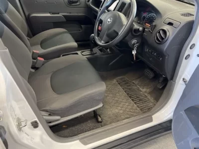 Nissan AD