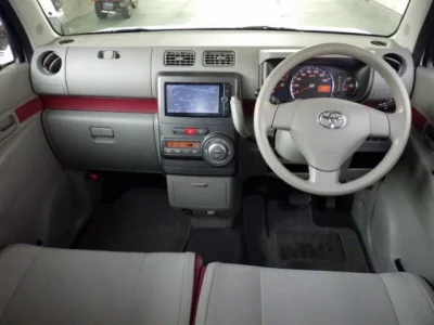 Toyota PIXIS SPACE