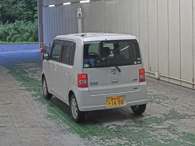 Toyota PIXIS SPACE