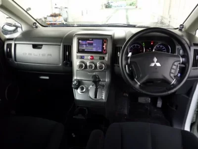 Mitsubishi DELICA D5