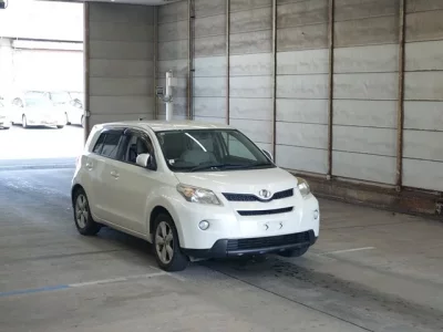 Toyota IST