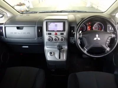 Mitsubishi DELICA D5