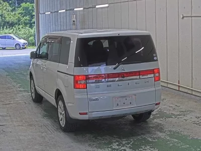 Mitsubishi DELICA D5