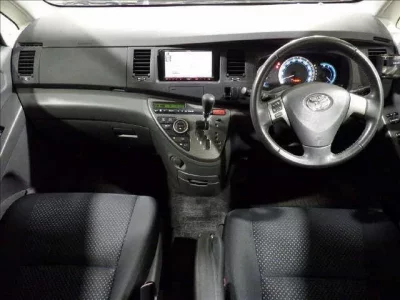 Toyota ISIS
