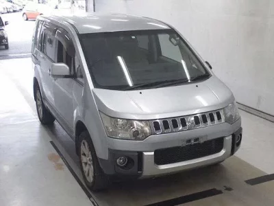 Mitsubishi DELICA D5