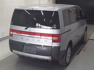 Mitsubishi DELICA D5