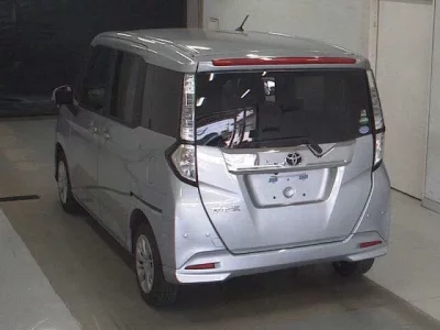 Toyota TANK