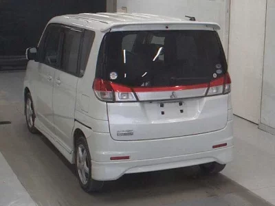 Mitsubishi DELICA D2