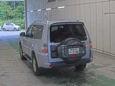 Mitsubishi PAJERO