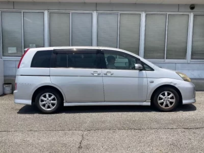 Toyota ISIS