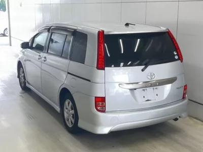 Toyota ISIS