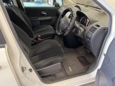 Nissan LAFESTA