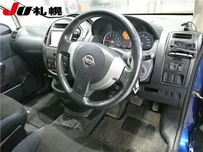 Nissan LAFESTA