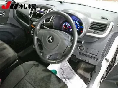 Mitsubishi DELICA D2