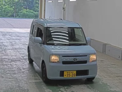 Toyota PIXIS SPACE
