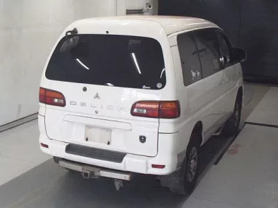 Mitsubishi DELICA