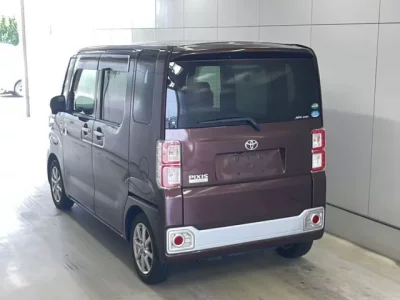 Toyota PIXIS MEGA