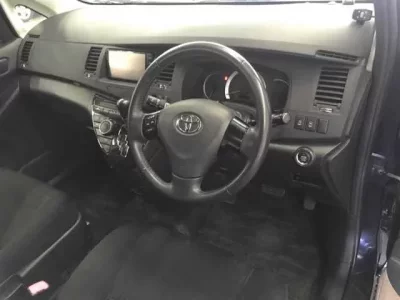 Toyota ISIS