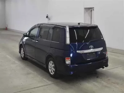 Toyota ISIS