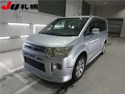 Mitsubishi DELICA D5