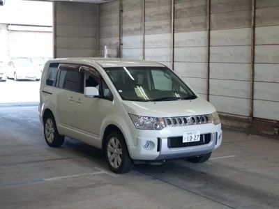 Mitsubishi DELICA D5