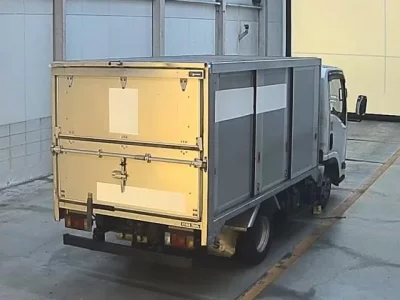 Isuzu ELF