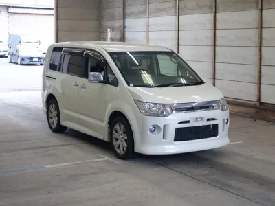 Mitsubishi DELICA D5