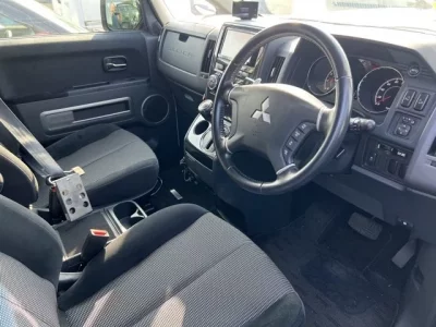 Mitsubishi DELICA D5