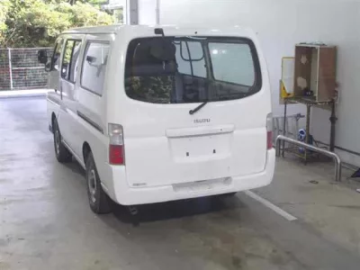 Isuzu COMO