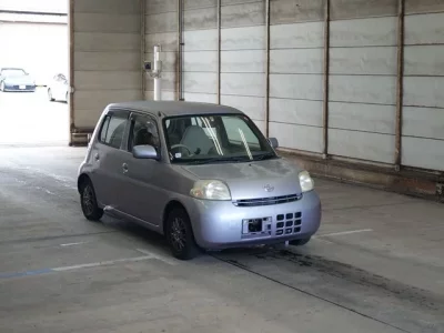 Daihatsu Esse
