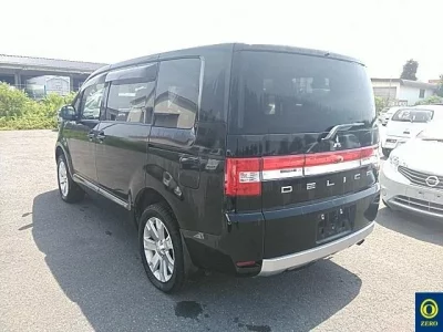 Mitsubishi DELICA D5