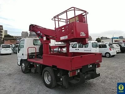 Isuzu ELF