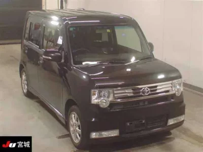 Toyota PIXIS SPACE