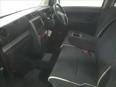 Toyota PIXIS SPACE