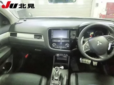 Mitsubishi OUTLANDER PHEV