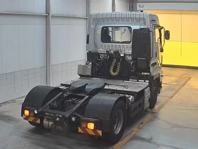 Isuzu TRUCK