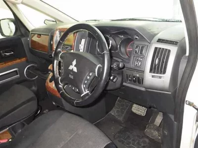 Mitsubishi DELICA D5