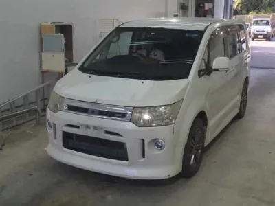Mitsubishi DELICA D5