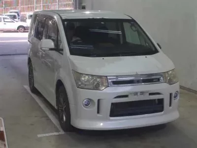 Mitsubishi DELICA D5