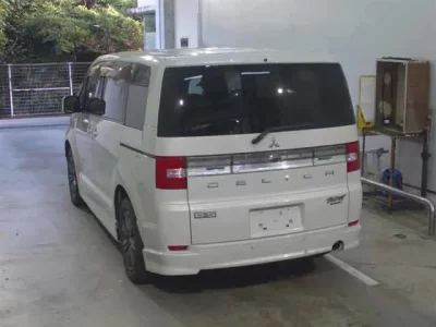 Mitsubishi DELICA D5