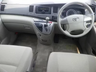 Toyota ISIS