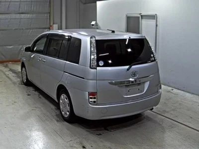 Toyota ISIS