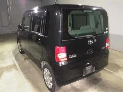Toyota PIXIS SPACE