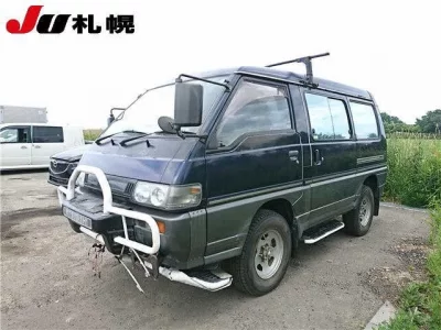 Mitsubishi DELICA WAGON