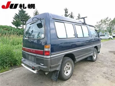 Mitsubishi DELICA WAGON