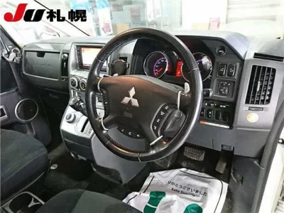 Mitsubishi DELICA D5