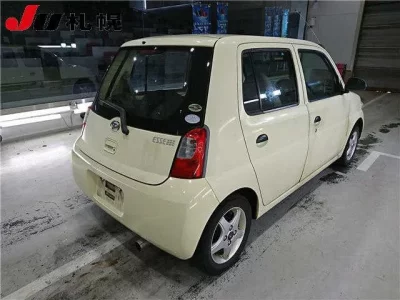 Daihatsu Esse
