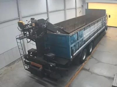 Isuzu TRUCK
